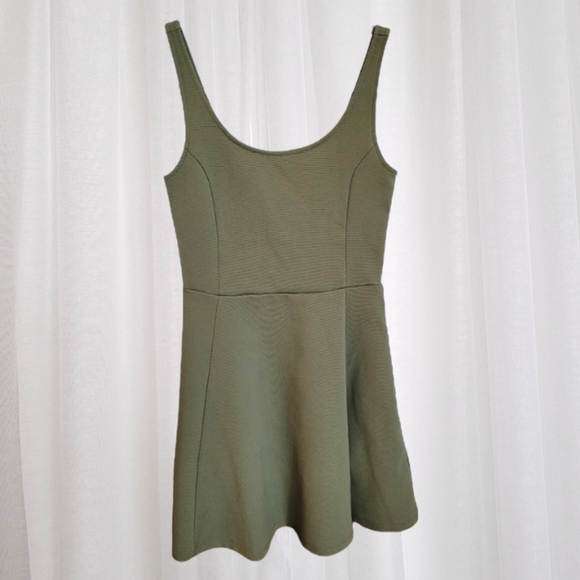 Green Divided H&M dress - Picture 1 of 3
